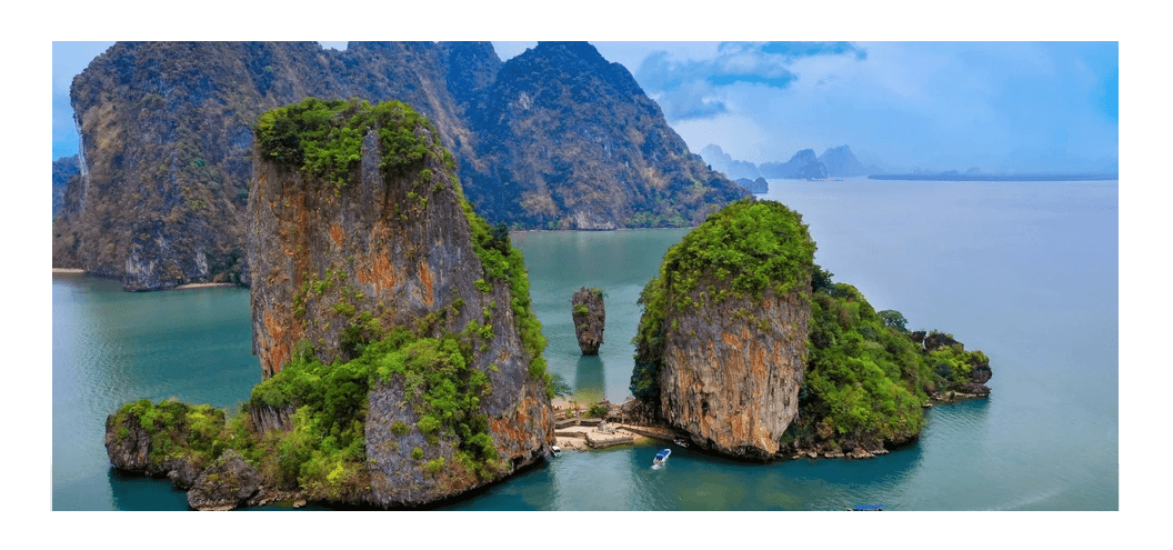 Hidden beach accessible by boat